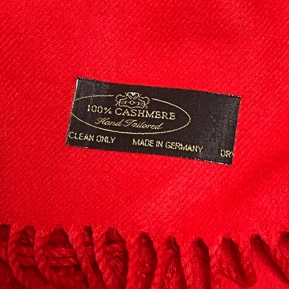 Red 100% cashmere hand tailored scarf Made in Germany - Picture 5 of 5